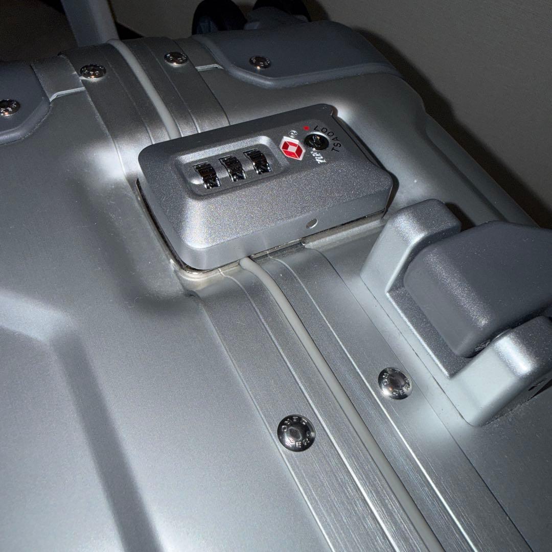 【KK】　ゼロハリバートン　スーツケース 31Ｌ