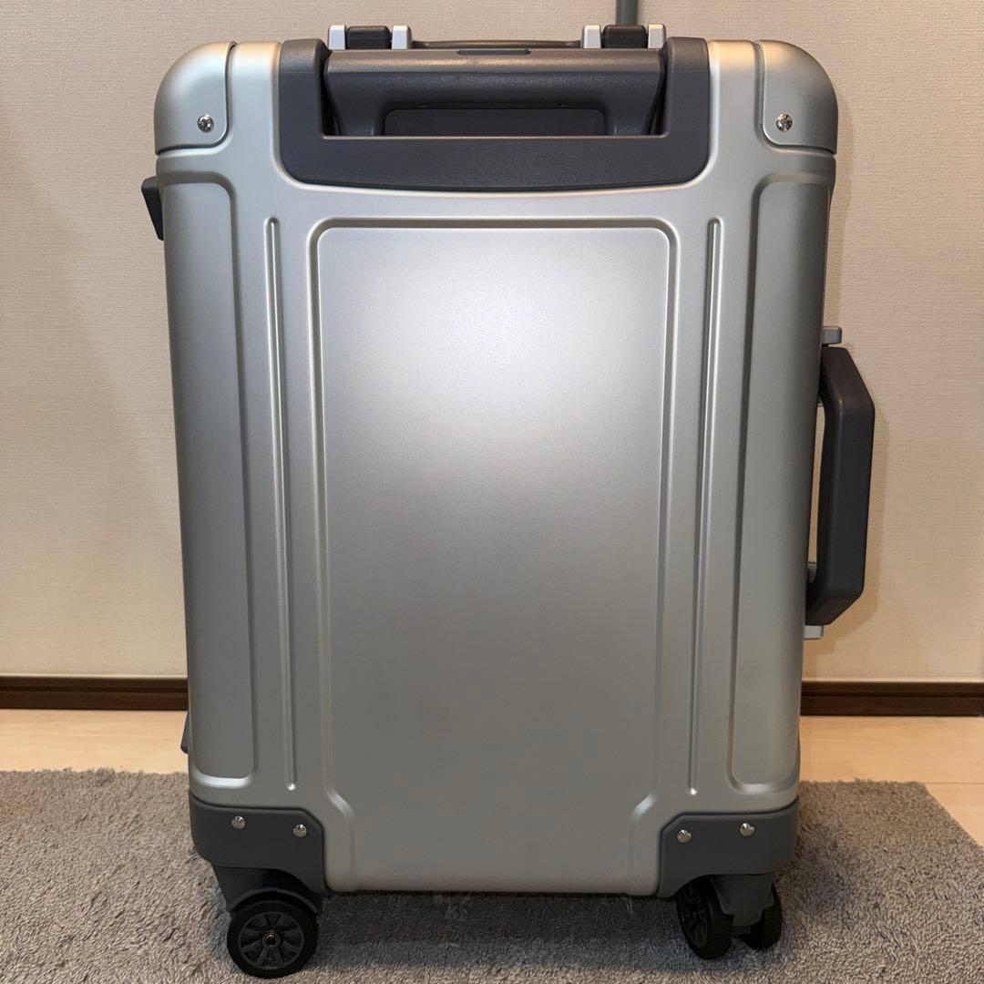 【KK】　ゼロハリバートン　スーツケース 31Ｌ