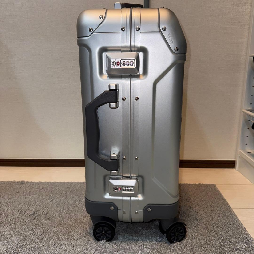 【KK】　ゼロハリバートン　スーツケース 31Ｌ