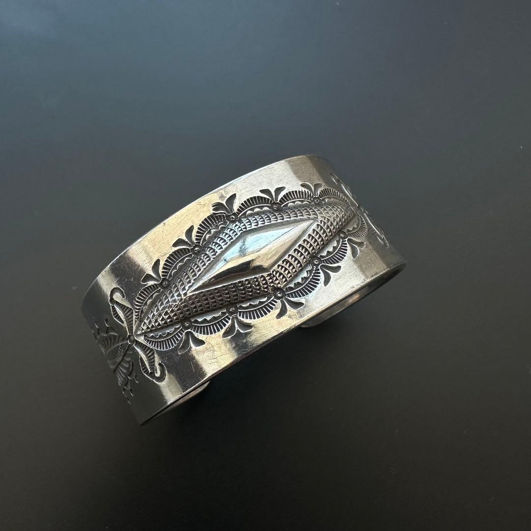 Navajo Edison Sandy Smith スタンプワーク バングル