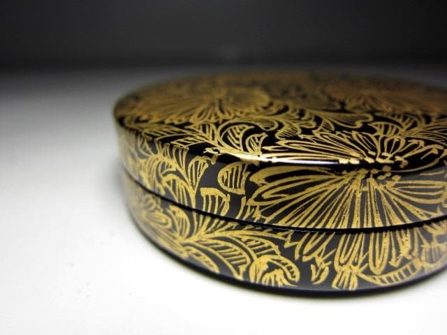 磯井如真 沈金菊香合 表千家十三代 即中斎花押　　　　　　　　v164