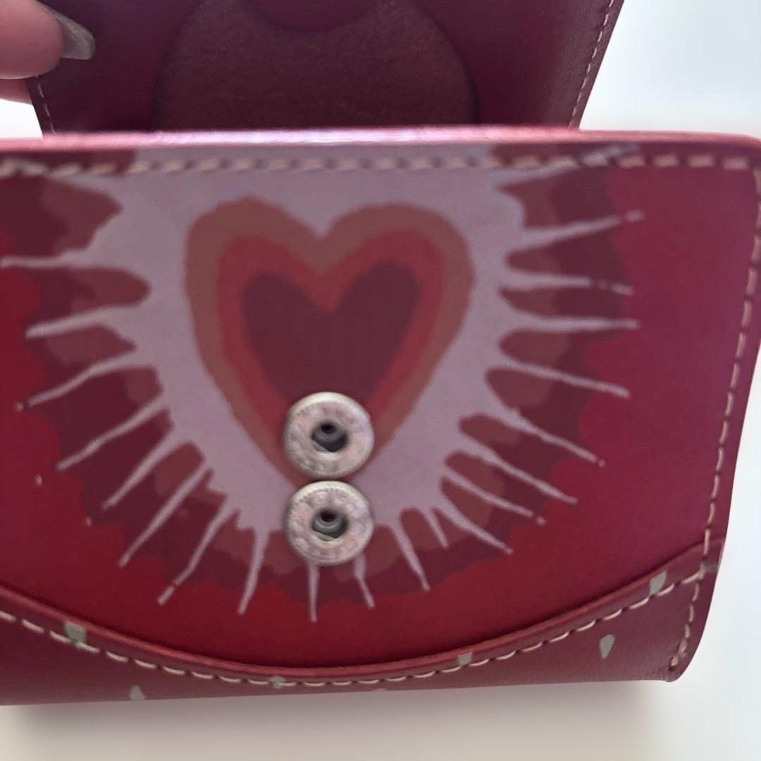 クアトロガッツ　小さいふ。新品　いちご