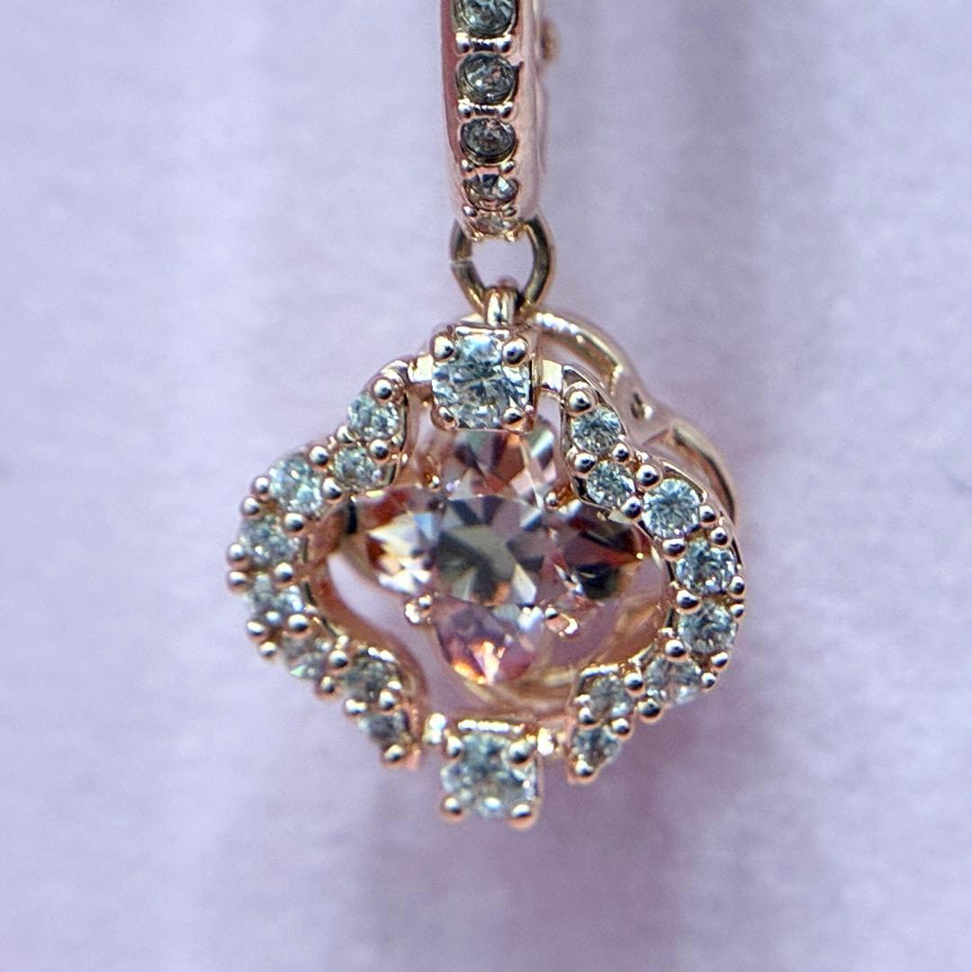 n*a様 新品 スワロフスキー ドロップデザイン ピアス　25年12月購入