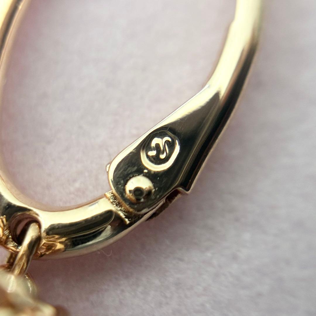 n*a様 新品 スワロフスキー ドロップデザイン ピアス　25年12月購入