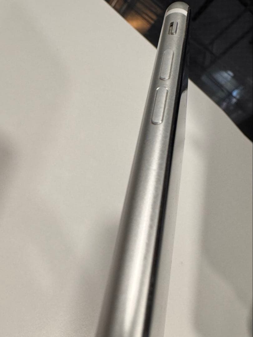 【超美品】Apple iPhone SE 2 ホワイト 128GB