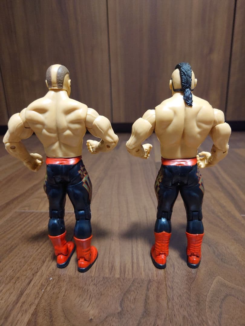 WWE Classic Superstars ロード・ウォリアーズのフィギュア