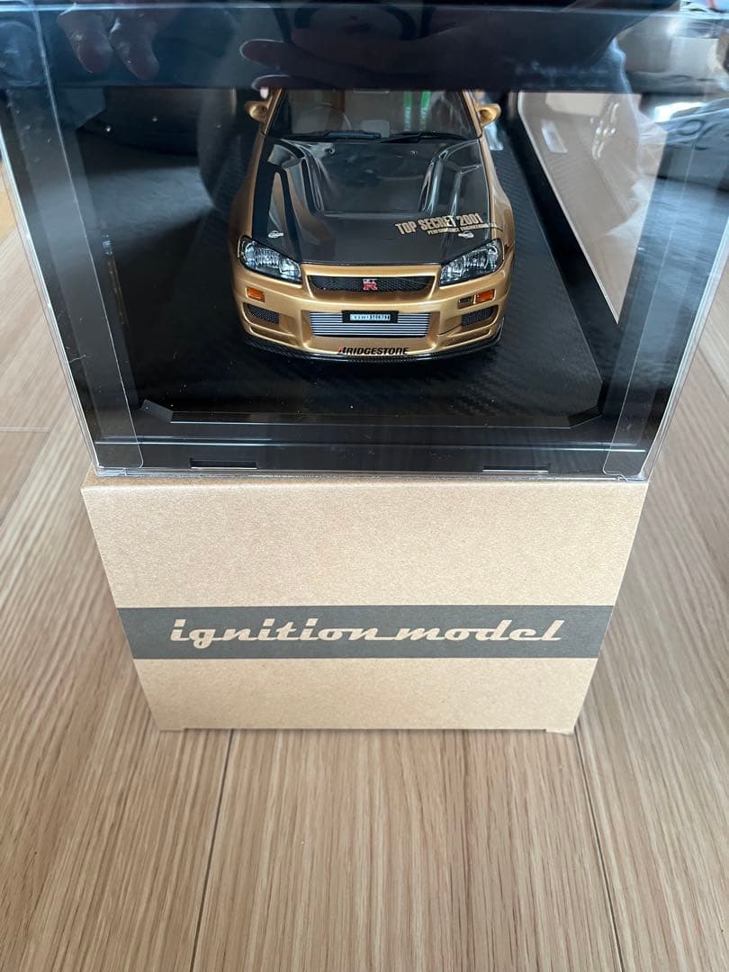 1/18IG3847 TOP SECRET 34GT-R（BNR34）GOLD