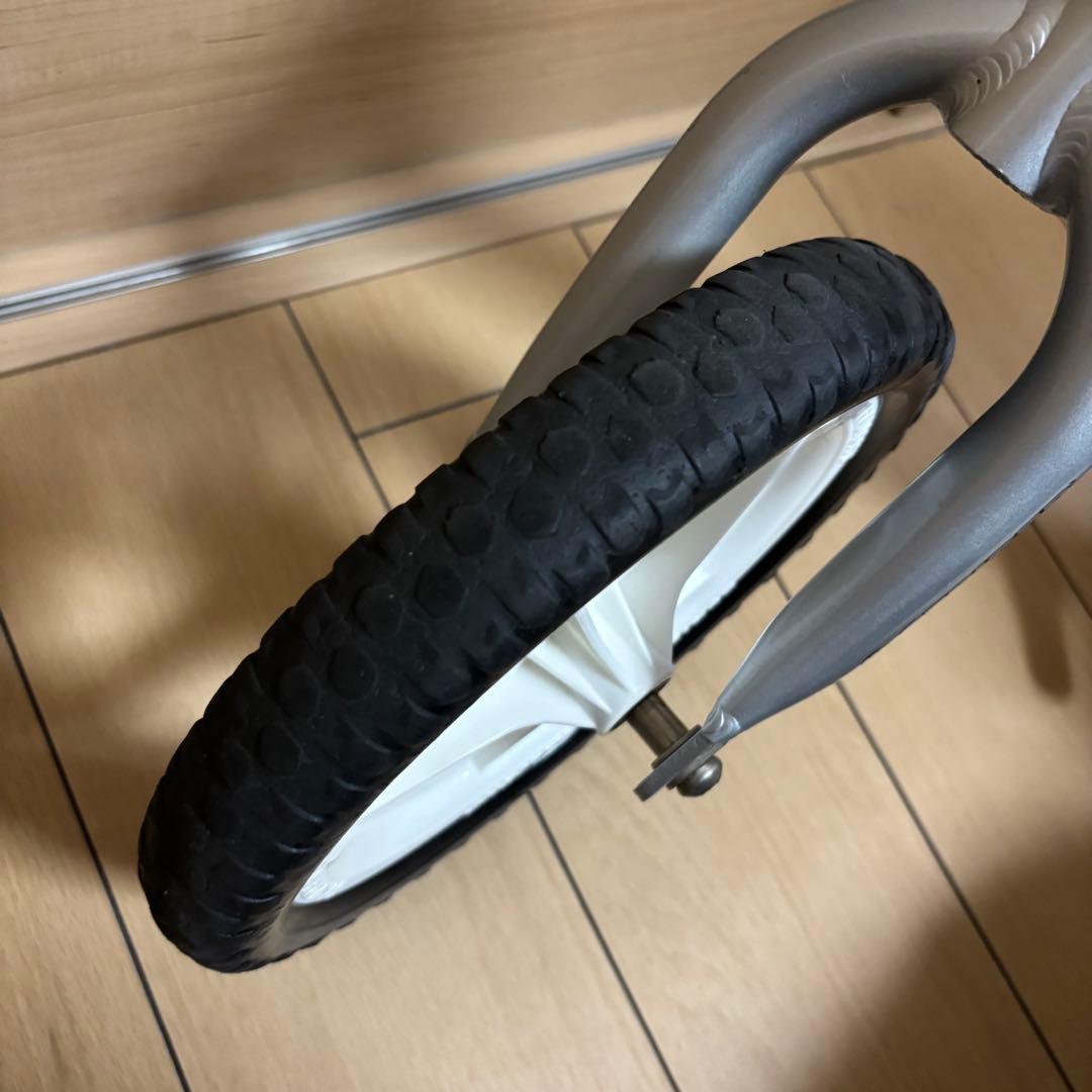 【良品】ストライダー プロ バランスバイク 12インチ シルバー キックバイク