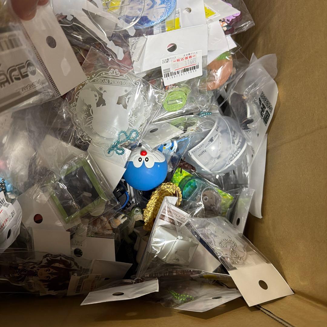 アニメグッズ ノンジャンル 小物　大量　まとめ売り　120サイズ　450点〜