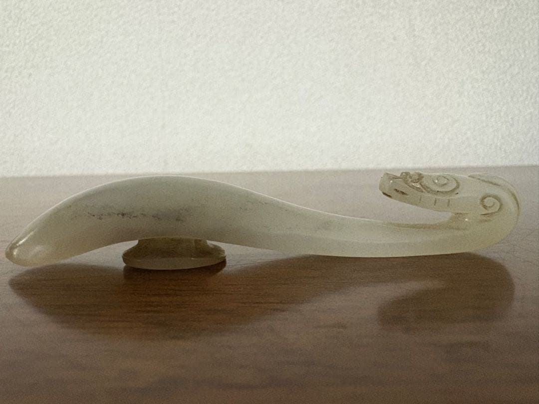 石？玉？の中国的置物　中国美術　帯勾 9cm強 27g