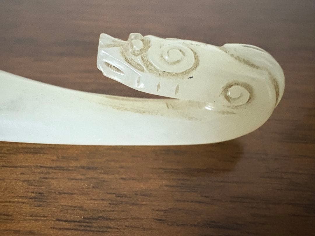 石？玉？の中国的置物　中国美術　帯勾 9cm強 27g