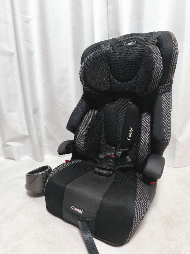 Combi チャイルドシート ブラック ジョイトリップエアスルーGG 付属品有