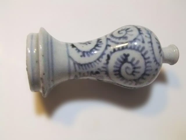 古伊万里 染付 古伊万里　蛸唐草　鑑賞向き器　江戸中期　古伊万里染付蛸唐草鶴首瓶