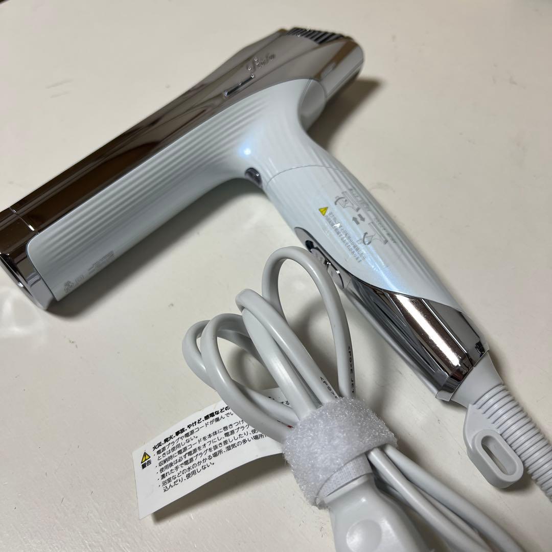 2025年製　ReFa ヘアドライヤー ホワイト