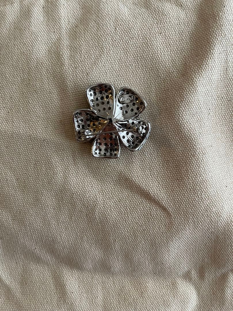 フォクシークリスタルプローチ