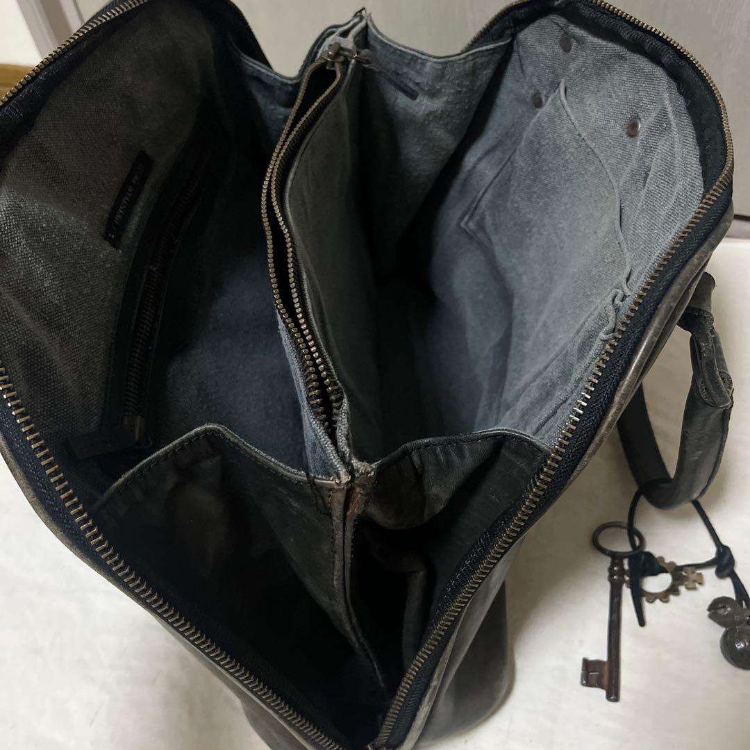 CHRISTIAN PEAU チャーム付きレザーバッグ