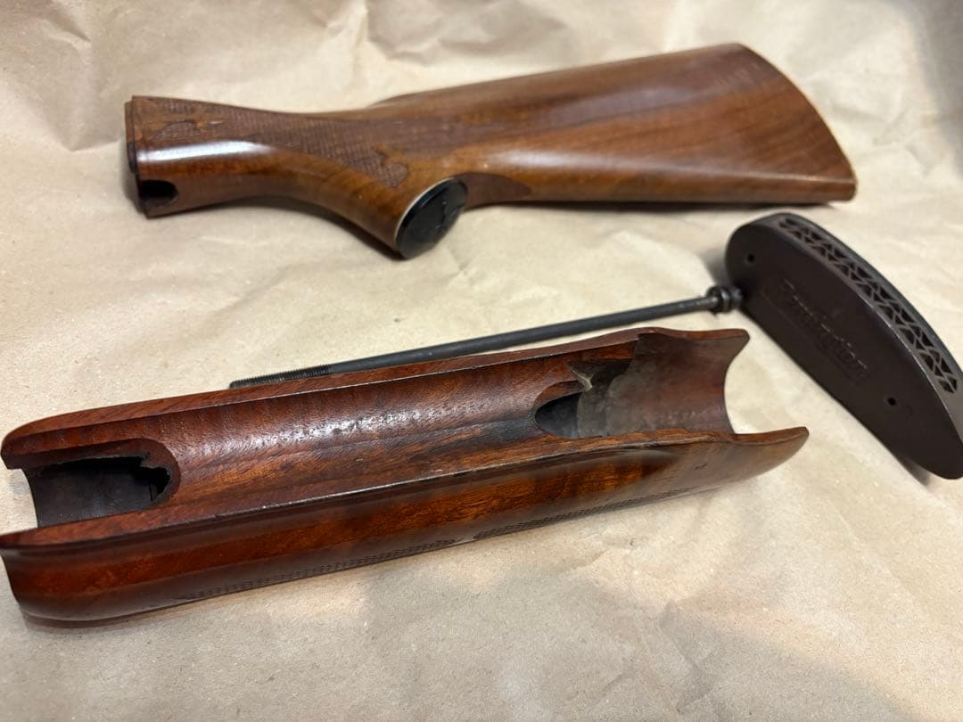 実物M870木製ストック・フォアエンド