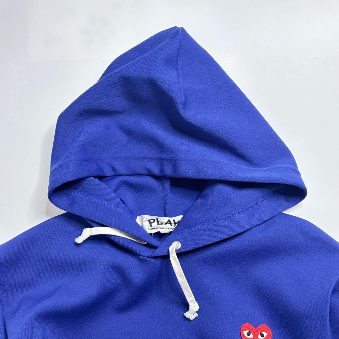 プレイコムデギャルソン　ハートロゴワッペン　パーカー　ブルー　M