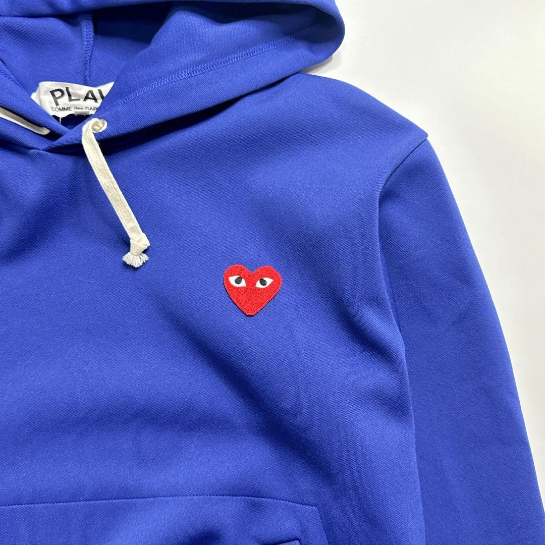 プレイコムデギャルソン　ハートロゴワッペン　パーカー　ブルー　M