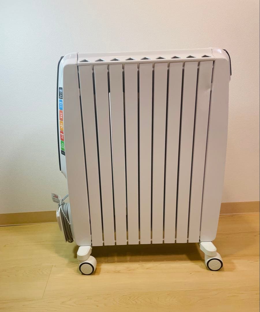 【値下しました】 デロンギ オイルヒーター ドQSD0915-BL