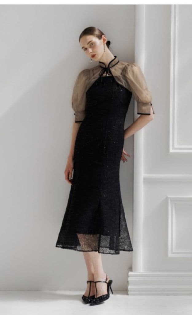 エレガントなブラックパーティードレス