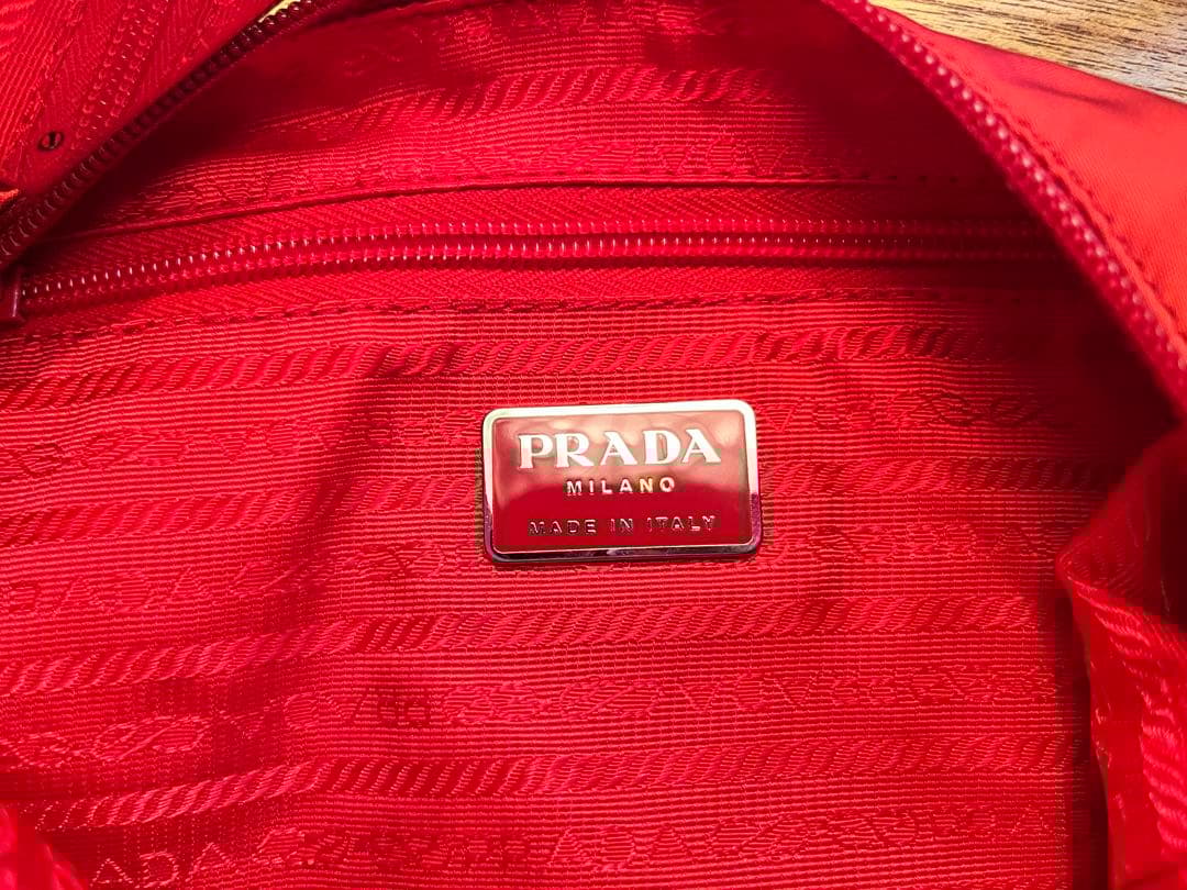 PRADA プラダ ワンショルダーバッグ ナイロン レッド