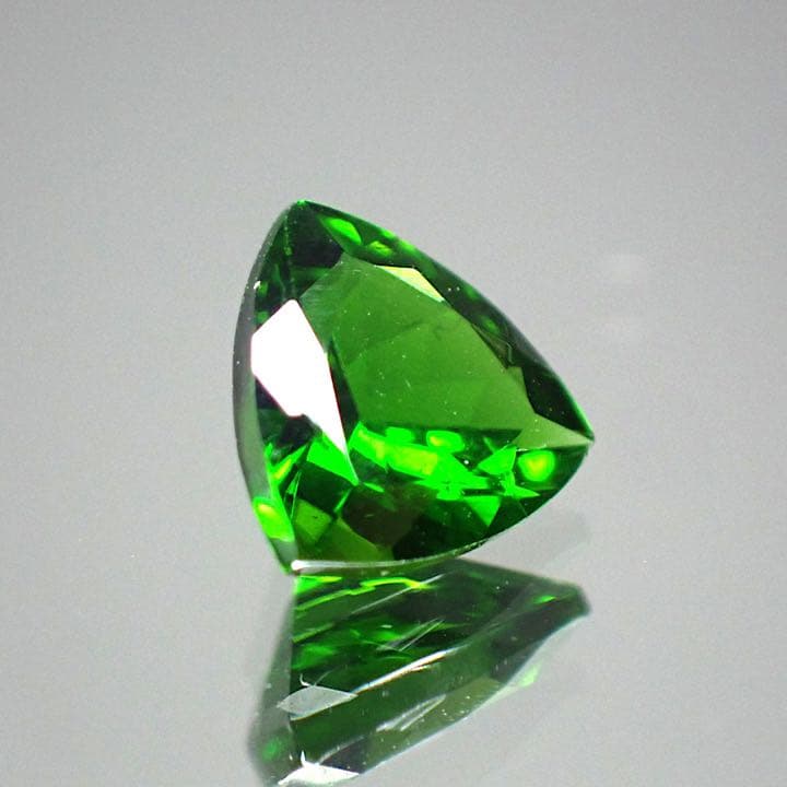 【ロシア/シベリア産】クロムダイオプサイト