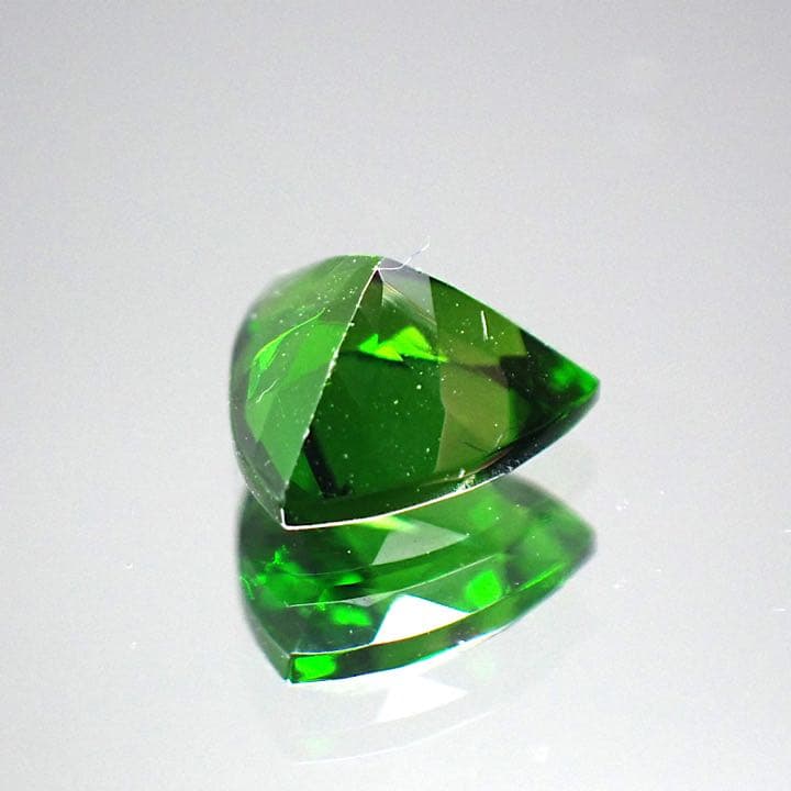 【ロシア/シベリア産】クロムダイオプサイト