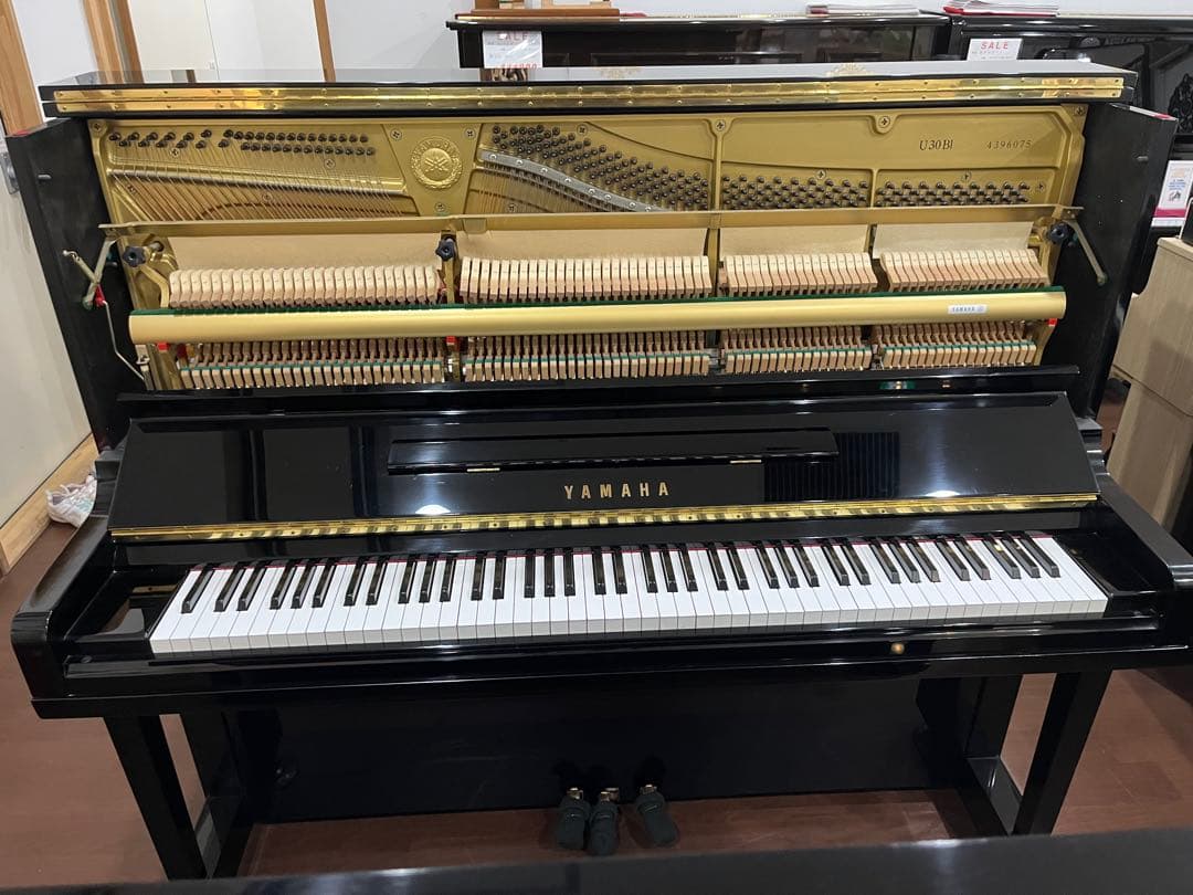 超価格 ヤマハU30BLピアノ、サイレント付、人気のベストセラーモデル♪