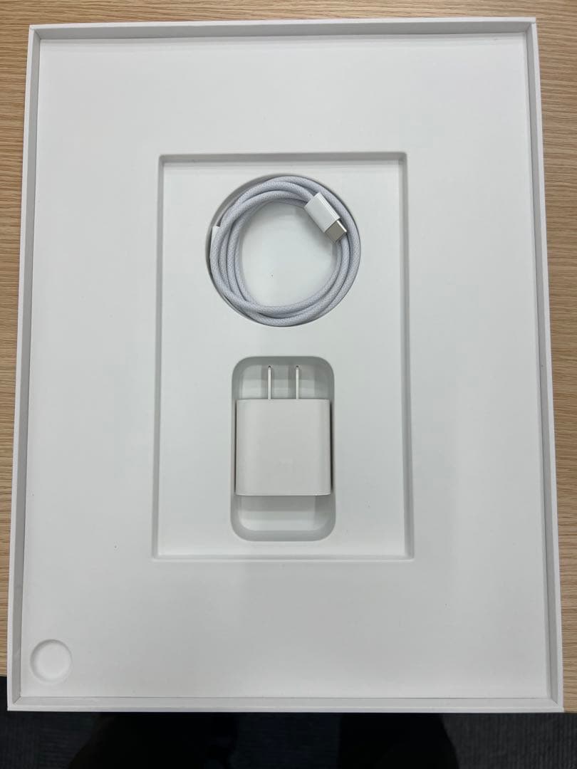 Intan　極美品Apple iPad Air (M2) 13インチ