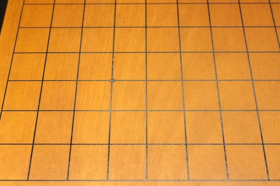 囲碁 碁盤 本榧 良木目 足付 総高26.7cm 厚み15cm 良品(A266)