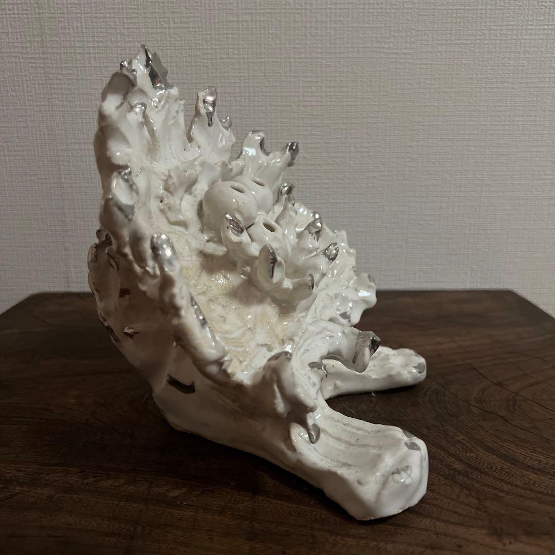 香港現代アートギャラリー 購入 珍しい白い銀彩のシーサー 大嶺工房