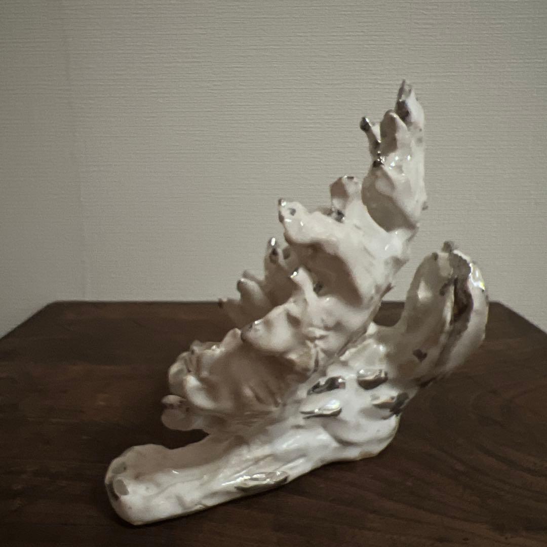 香港現代アートギャラリー 購入 珍しい白い銀彩のシーサー 大嶺工房