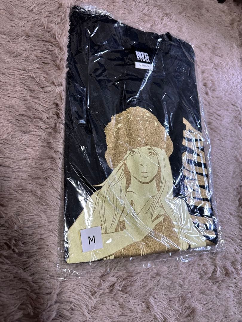 【新品未使用】浜崎あゆみMFCコラボTシャツ北京限定（黒白）ペンライト付き