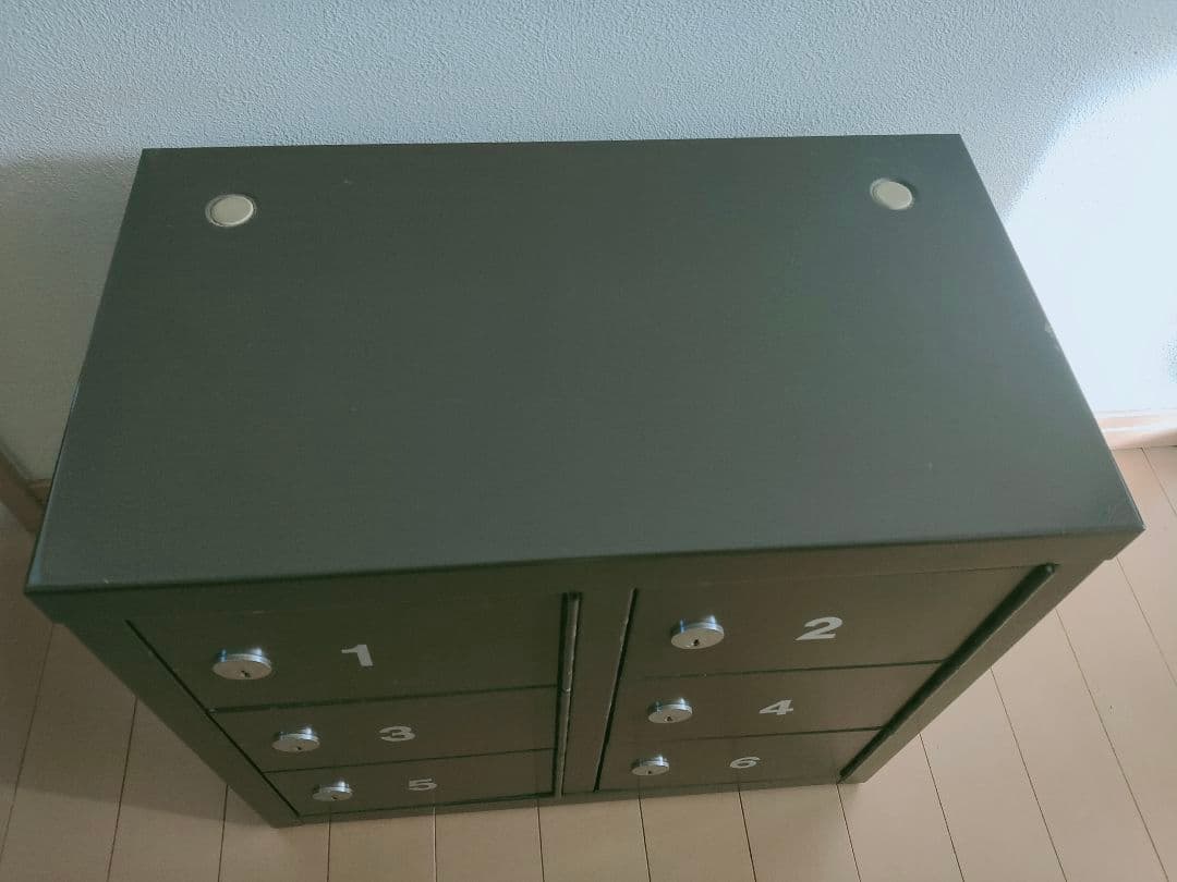 ♪スチール製 鍵付き ロッカー キャビネット インテリア 収納 家具 什器 ♪