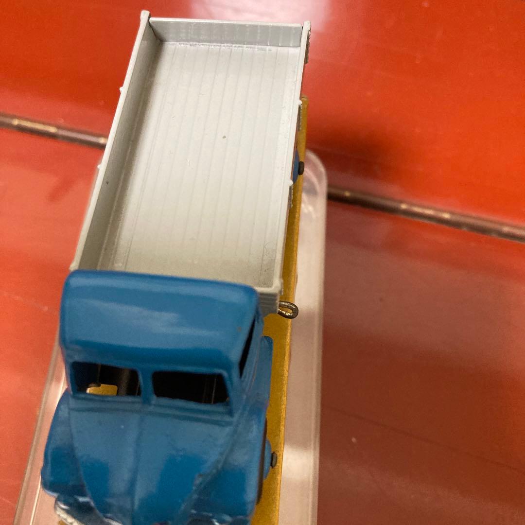 Dinky Toys 414 青いリアティッピングワゴン