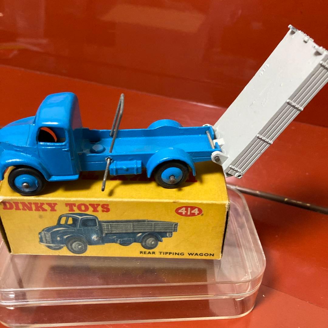 Dinky Toys 414 青いリアティッピングワゴン