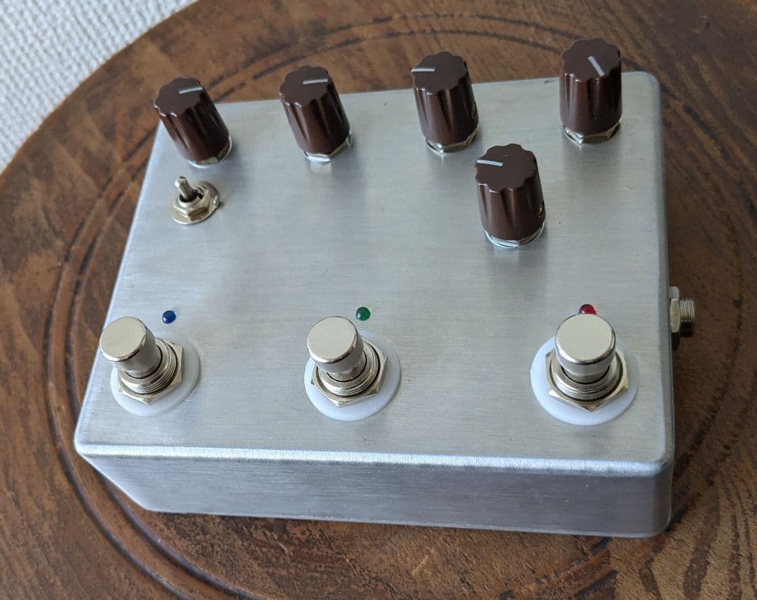 エフェクター製作引き受けます