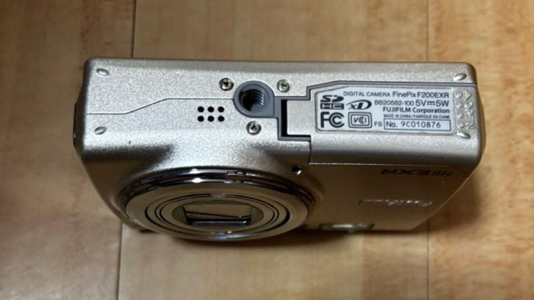 富士フィルムFINEPIX F200 EXR