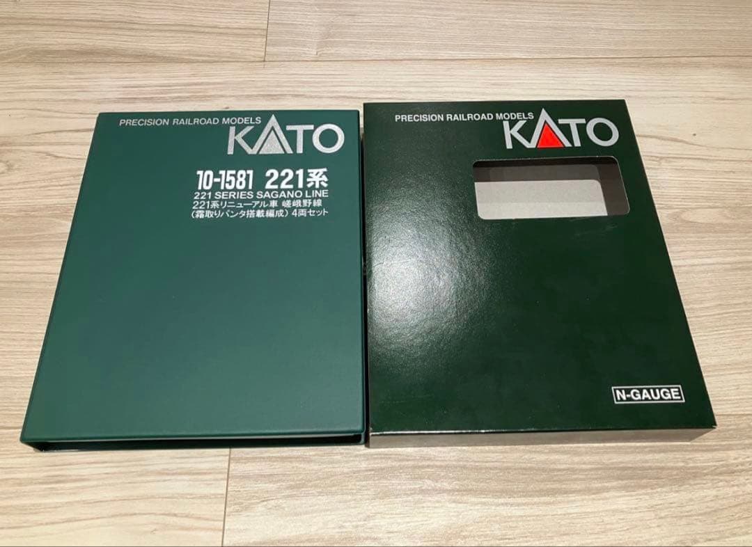 KATO 10-1581 221系リニューアル車 (嵯峨野線 霜取りパンタ車)