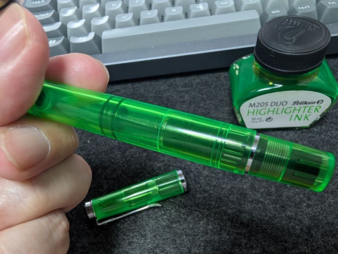 ペリカン万年筆 特別生産品 M205 DUO 蛍光グリーン