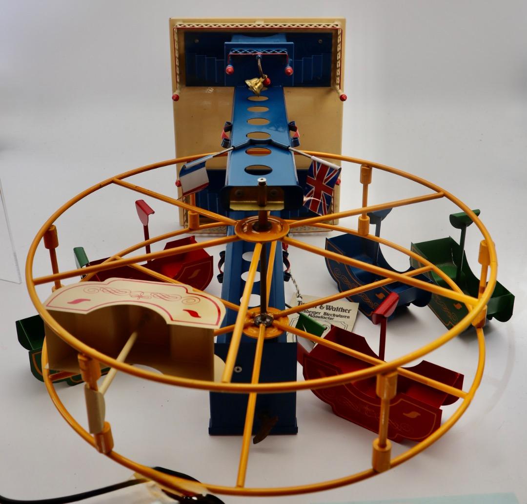 Tucher & Waltherドイツ製 観覧車大人用おもちゃゼンマイ駆動で回転