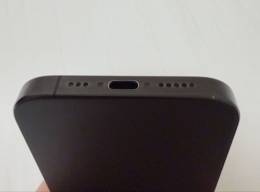 Apple iPhone 15 Pro 128gb ブラックチタニウム 本体