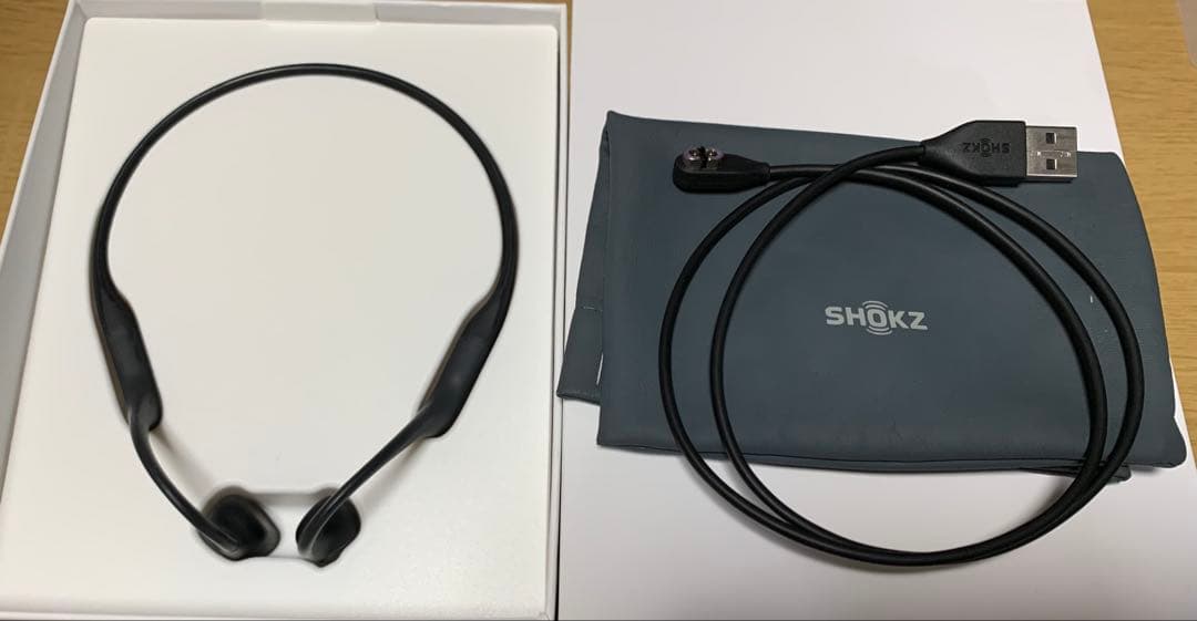 ☆★ 美品!! SHOKZ OpenRun ブラック 動作確認済 骨伝導イヤホン