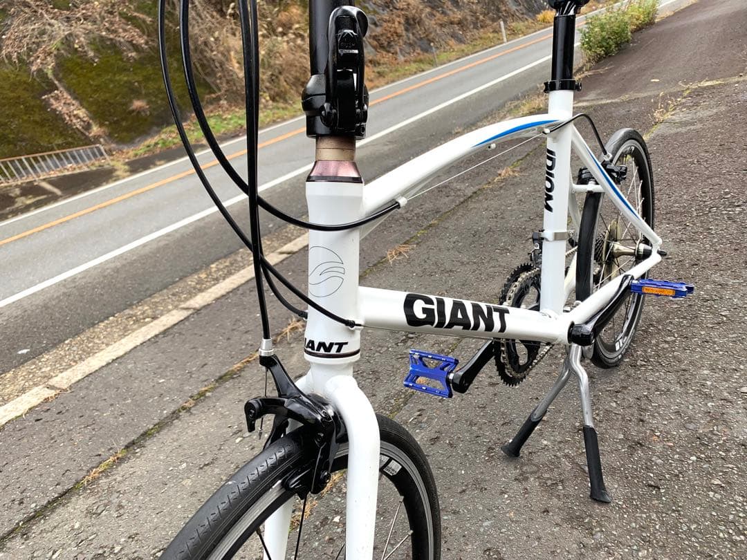 【即乘】送料無料GIANT ミニベロ小径車 IDIOMクロスバイク18速 20