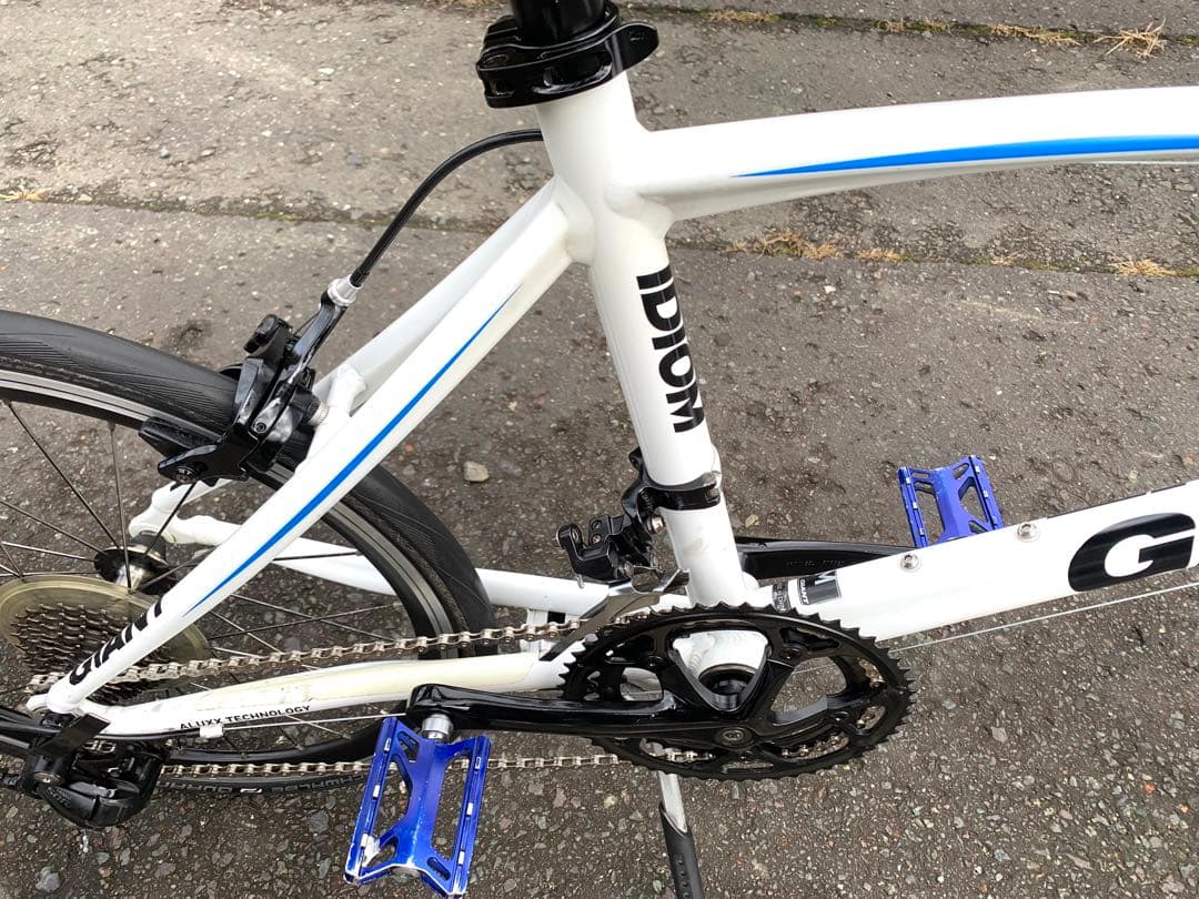 【即乘】送料無料GIANT ミニベロ小径車 IDIOMクロスバイク18速 20