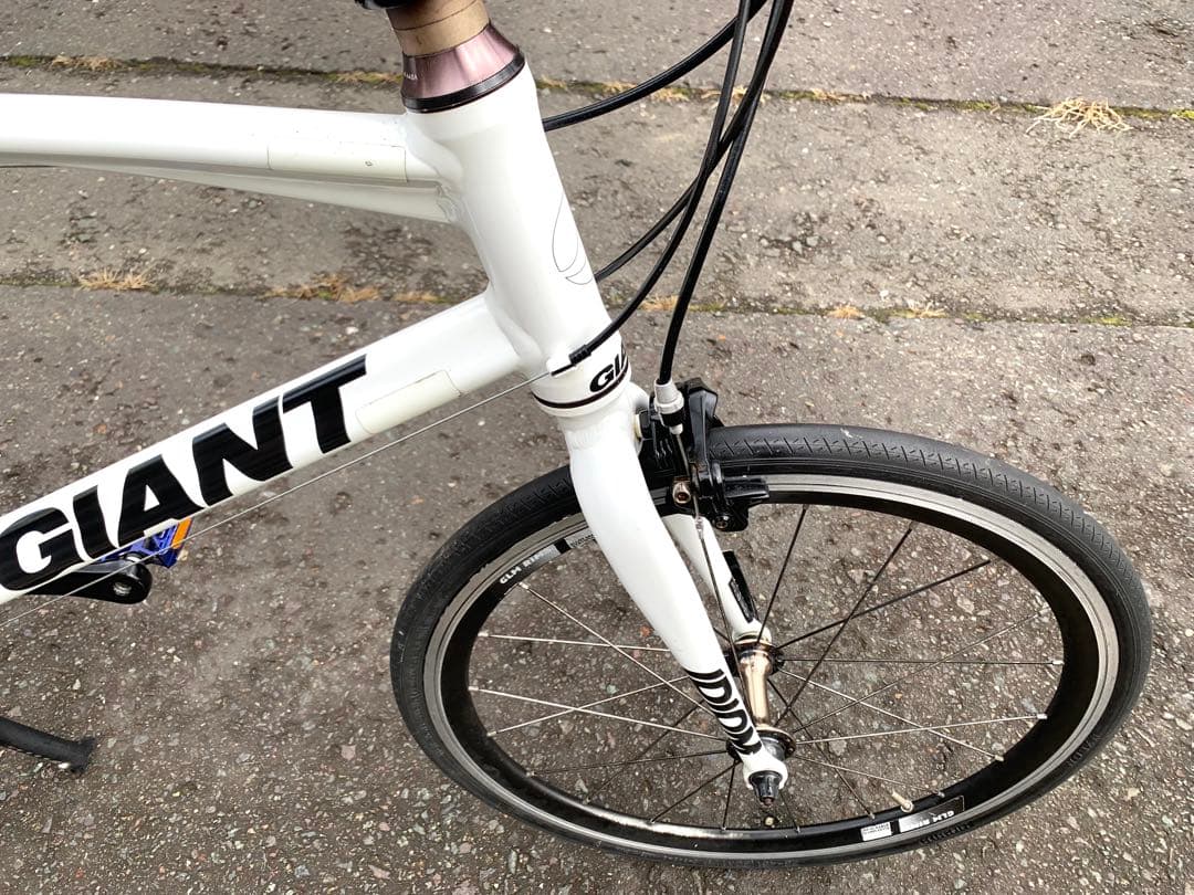 【即乘】送料無料GIANT ミニベロ小径車 IDIOMクロスバイク18速 20