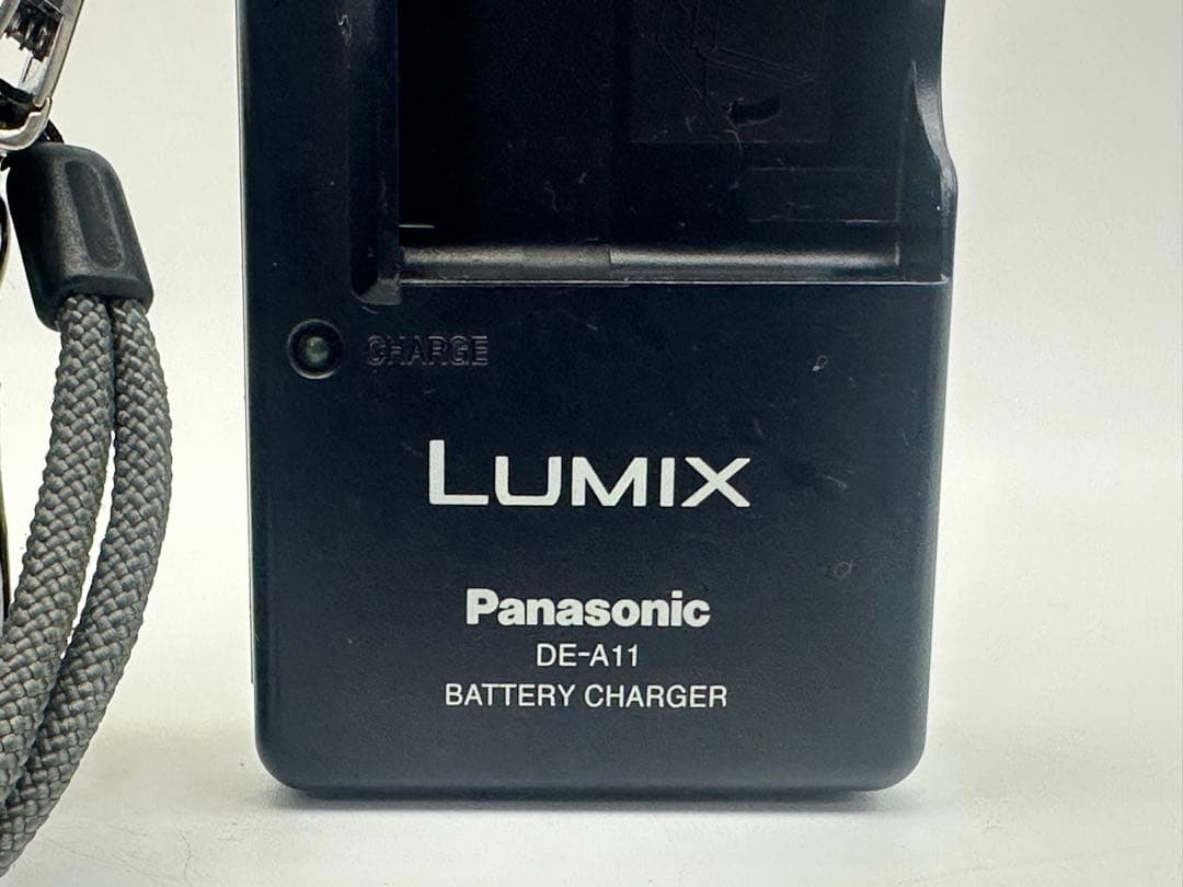 Panasonic LUMIX DMC-FX07 コンパクトデジタルカメラ