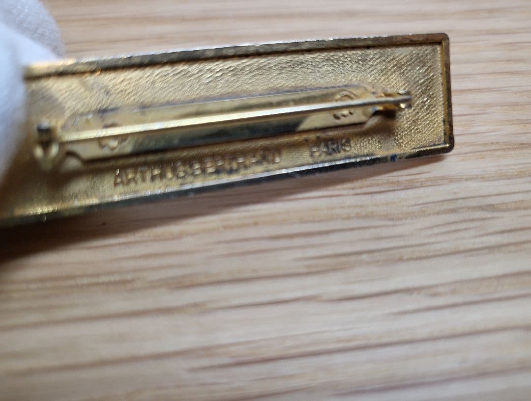 【CHANEL】シャネル ブローチ ロゴプレート ブラック/ゴールド メタル素材