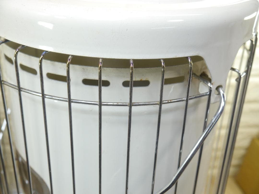 ◆送料無料◆2012年③◆コロナ　ホワイト 　石油ストーブ 　手動ダイヤル式